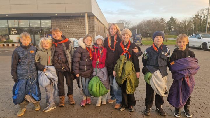 Billede af junior i soveposer